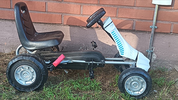 Polkuauto