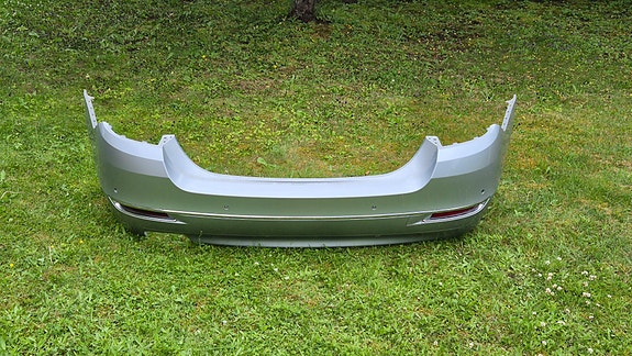 BMW F10 LCI Luxury Line takapuskuri OEM