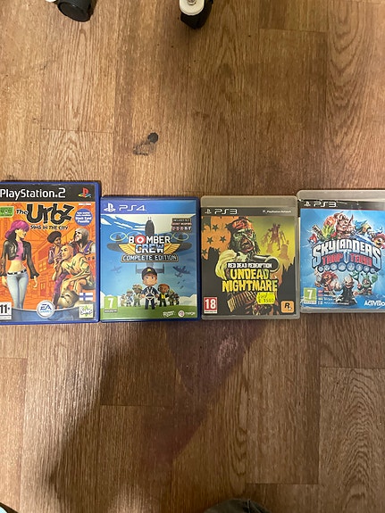 PlayStation pelipaketti PS2, PS3 ja PS4