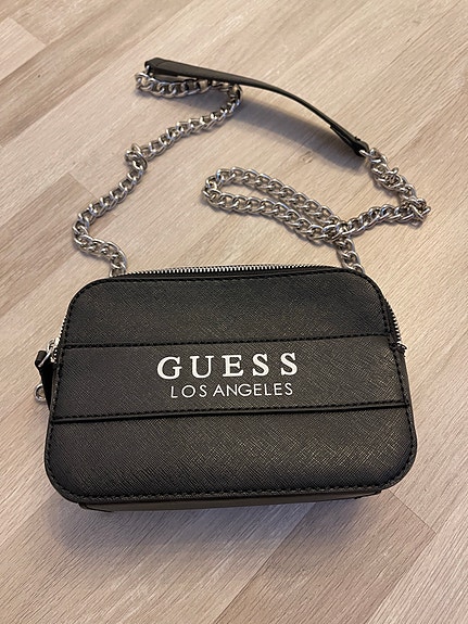 GUESS olkalaukku