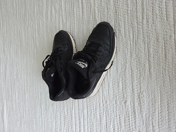 Nike Air Max -tennarit, koko 37,5, musta
