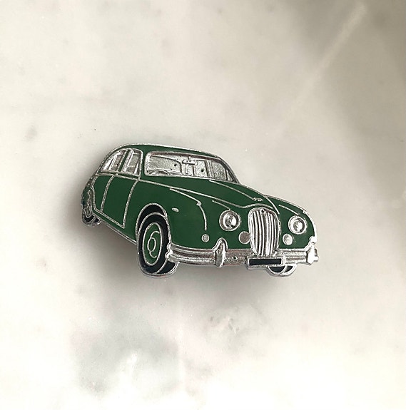 Jaguar MK2 -pinssi.