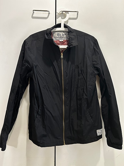 Element & Timber Too Late Collection takki M musta