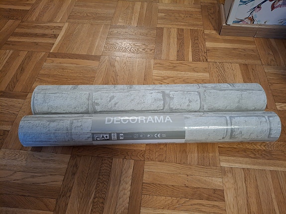 Decorama tiilikuvioinen tapetti harmaa