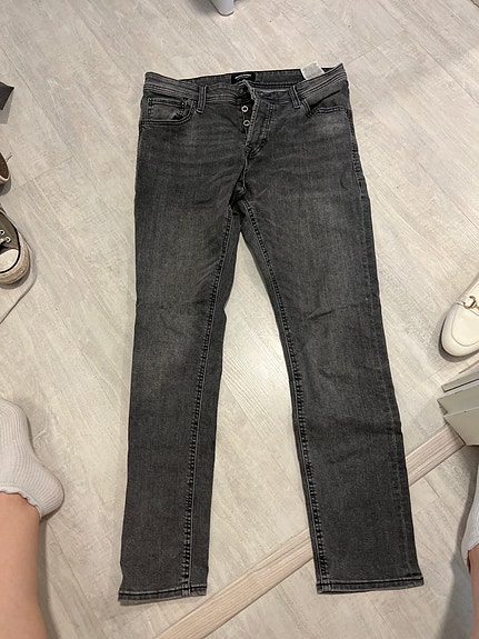 Jack & Jones miesten farkut W33 harmaa
