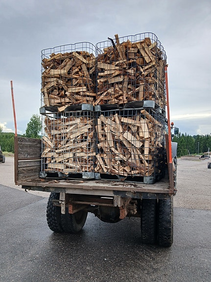Halkoja kippiperävaunussa