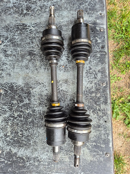 Honda 420 etuvetoakselit