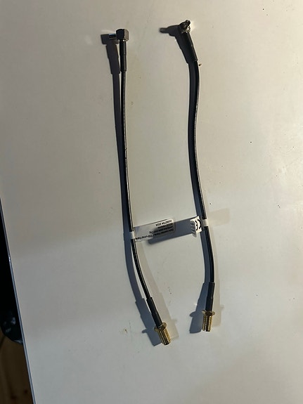 SMA-naaras / SMA-uros adapteri