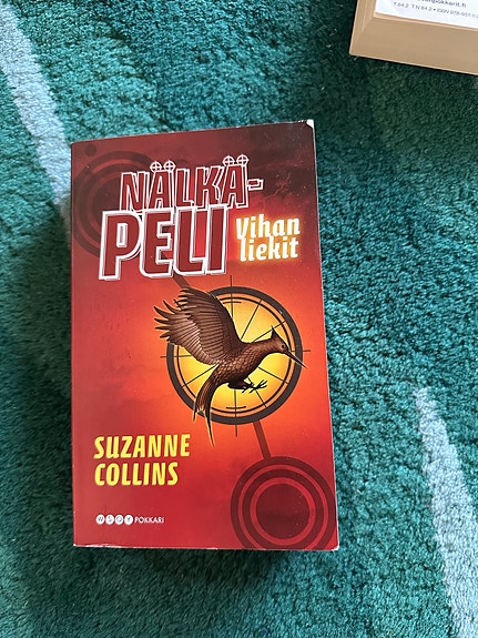 Suzanne Collins Nälkäpeli Vihan liekit pokkari
