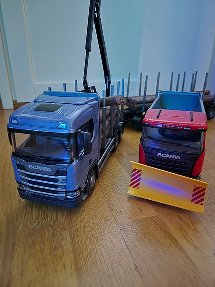 Emek Scania tukkirekka ja kippikuorma-auto + aura