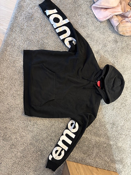 Supreme huppari