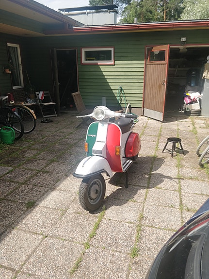 Ostetaan Vespa raato.
