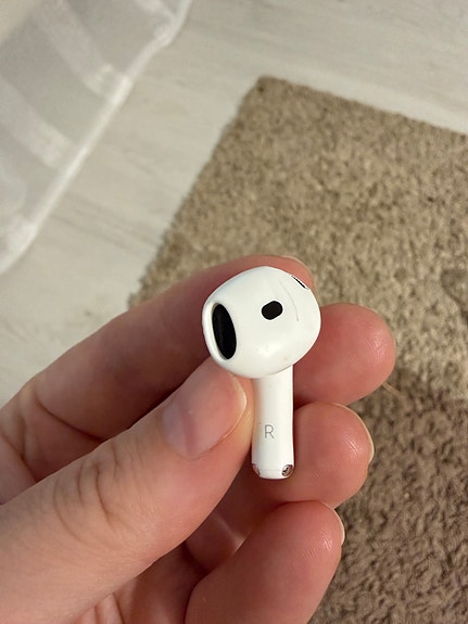 Apple nappikuuloke oikea korva