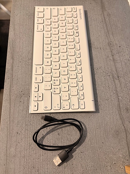 Valkoinen Sandström Bluetooth näppäimistö