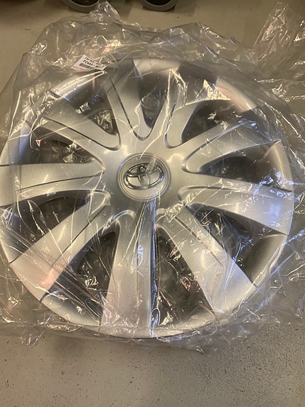 Toyotan 15 t koristekapselit uudet