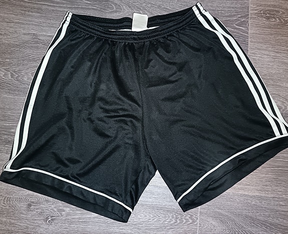 Miesten Adidas urheilushortsit L