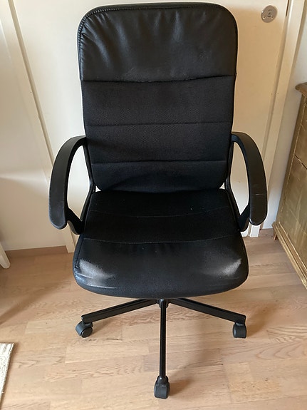 IKEA musta työtuoli pyörillä