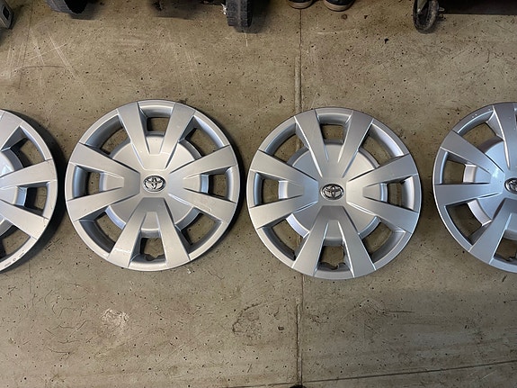 Toyota alkuperäiset pölykapselit 4 kpl