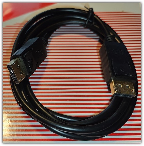 Uusi DisplayPort → DisplayPort kaapeli / 1,8m