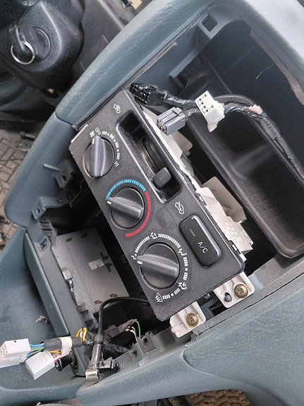Avensis t22 säätöpaneli