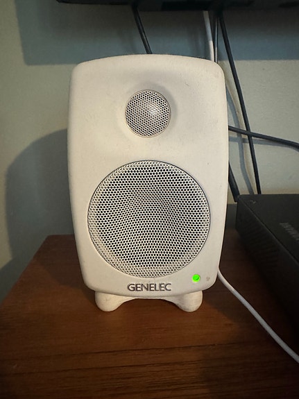 Genelec 2.1: 2x 6010A + 5040A + Yamaha wxc-50