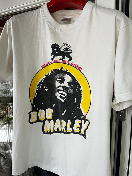 T paita valkoinen Bob Marley