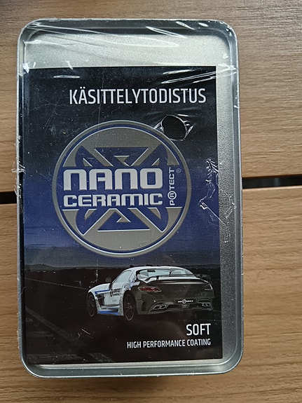 Nano keraaminen pinnoite autolle