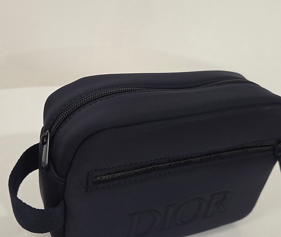 Dior toilettilaukku
