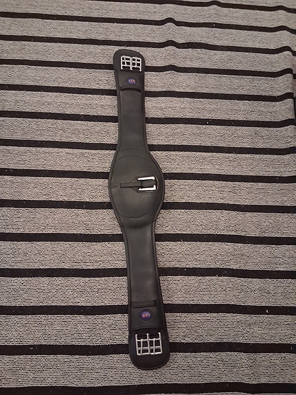 Wintec Cair kouluvyö musta 95cm