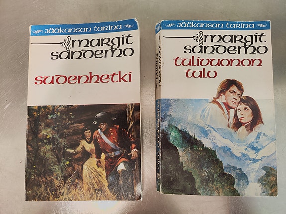 Margit Sandemo: Jääkansan tarina -pokkarit 21 ja 26