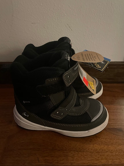 Uudet Viking Goretex talvikengät 27