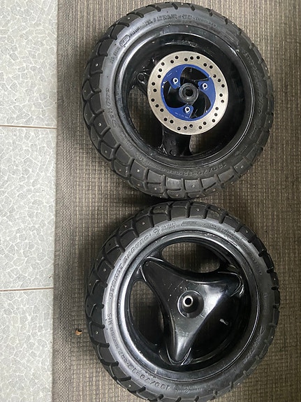 Yamaha Neos Talvirenkaat vanteilla