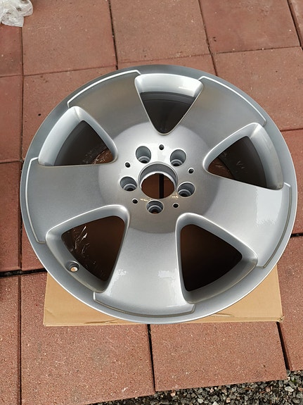 Mercedes-Benz 18" alkuperäiset vanteet