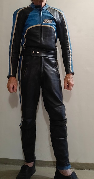 Lookwellin Leather 2-osainen nahkapuku.