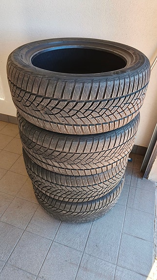 Goodyear ultragrip 18" 245/50 4kpl