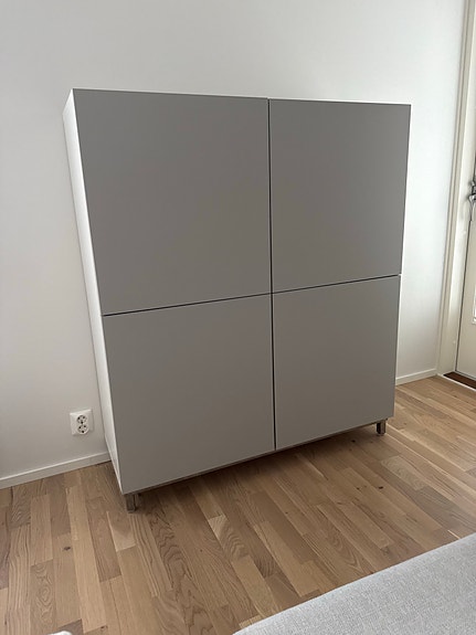 IKEA Bestå kaappi hyllyillä