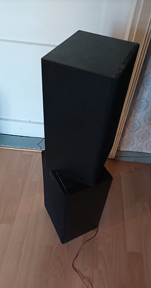 Hifi kaiuttimia useita pareja, erilaisia Dux Sony ym