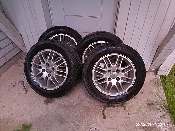 Ford Focus, vanteet 15" ja renkaat.