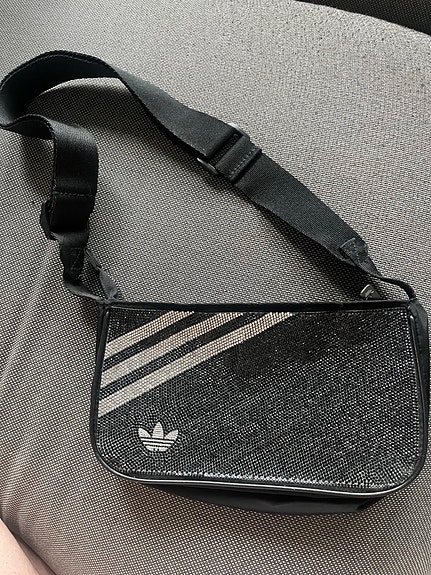 Adidas olkalaukku kangas unisex musta