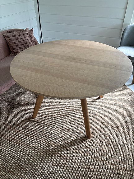 Bolia table