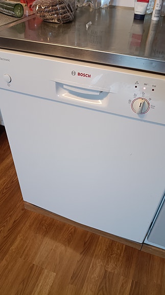 Astianpesukone 60 leveä Bosch