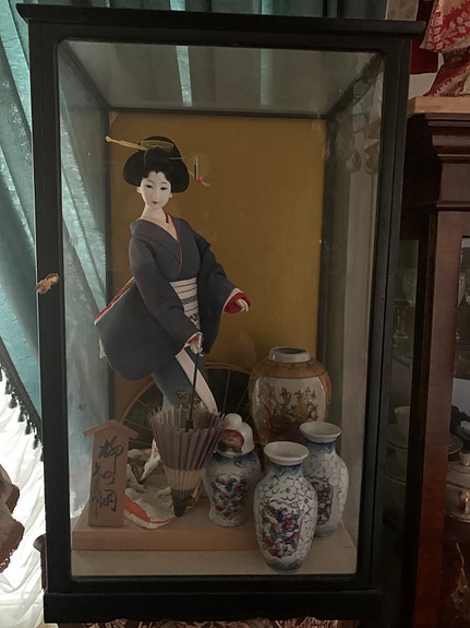 Geisha lasivitriinissä