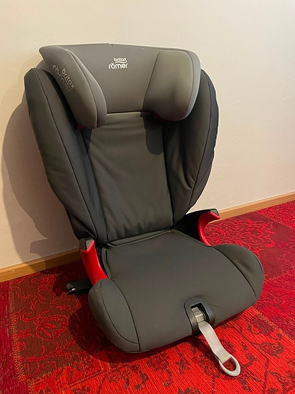 Uudenveroinen Britax Römer -turvaistuin (ISOFIX & Ohjekirja) 👶🚗