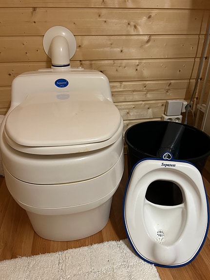 Separett erotteleva kuivakäymälä