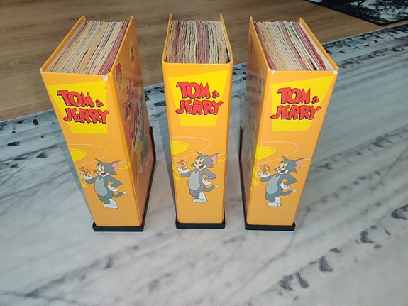 Tom ja Jerry lehtiä kansioineen 3 kpl