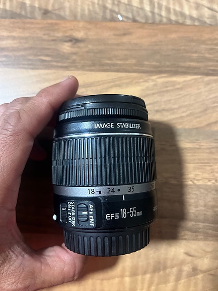 Canon EF-S 18-55mm IS zoom-objektiivi