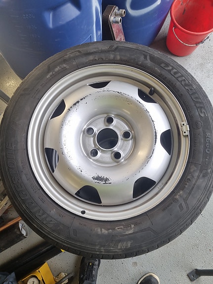 VW Porter kesärenkaat ja vanteet