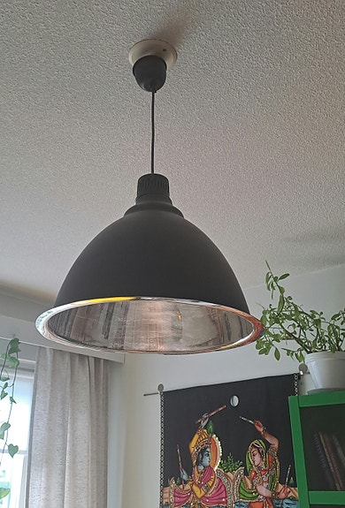 Kattovalaisin musta/teräs