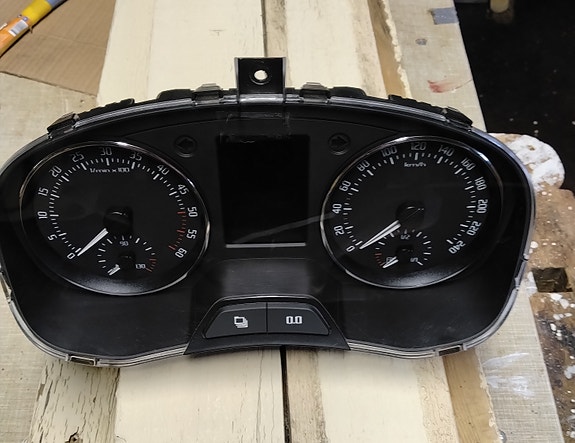 Skoda fabia 1.6tdi vm 2010 mittaristo