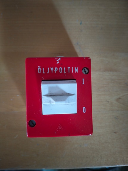 Öljypoltin kytkin